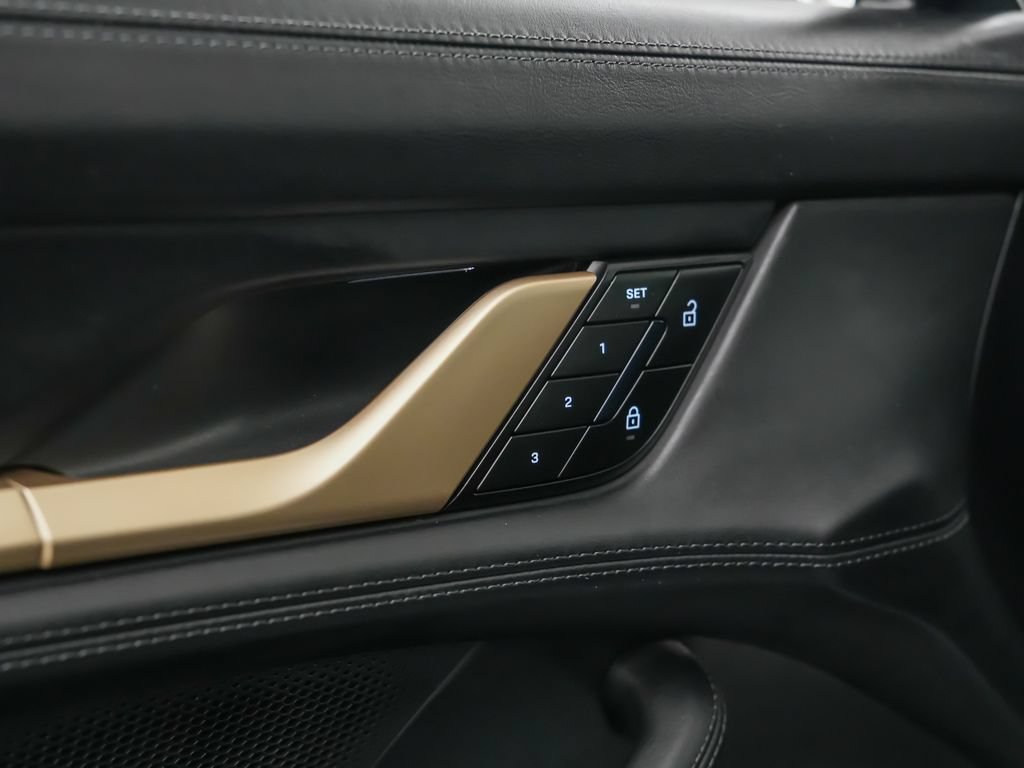 Certified 2025 Porsche Taycan 4 Cross Turismo AWD/4WD image 23