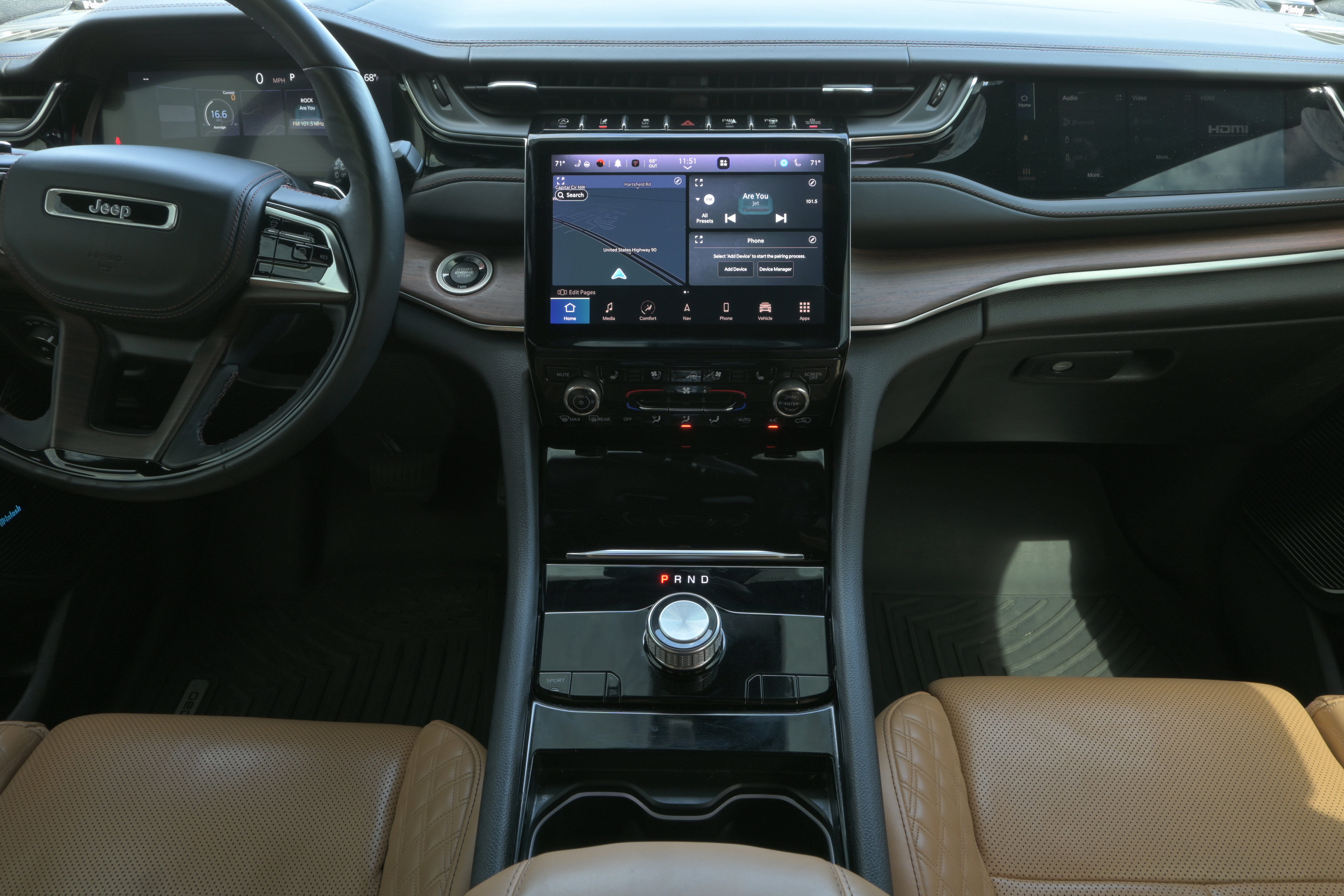 Used 2023 Jeep Grand Cherokee Summit w/ Adv Protech Group IV RWD image 15
