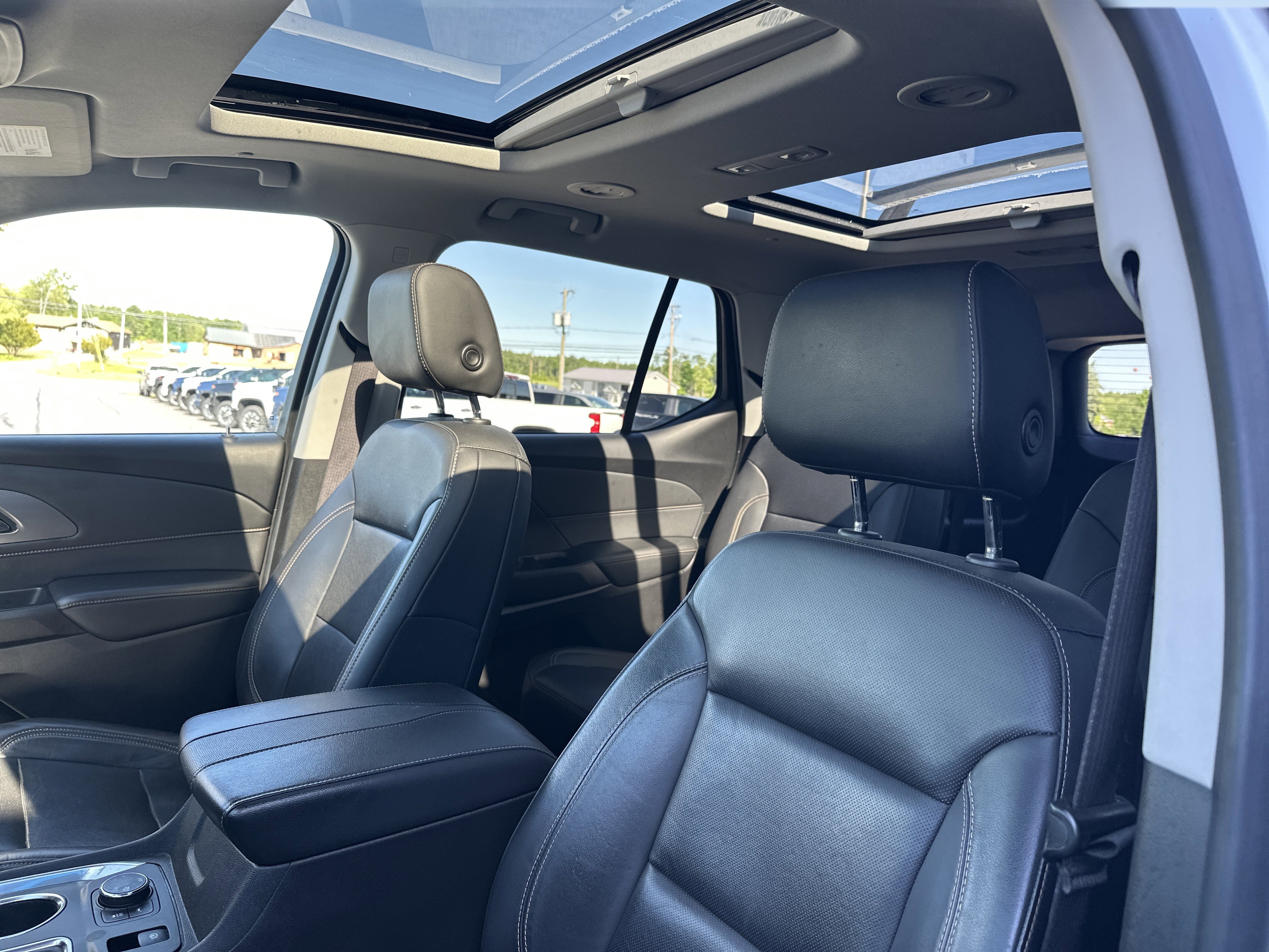 Certified 2021 Chevrolet Traverse Premier w/ Redline Edition AWD/4WD image 7