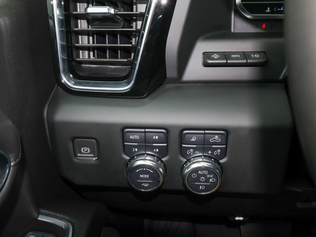 Used 2024 GMC Sierra 3500 Denali w/ Denali Reserve Package AWD/4WD image 29