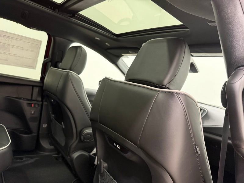New 2026 Chrysler Pacifica Limited image 14