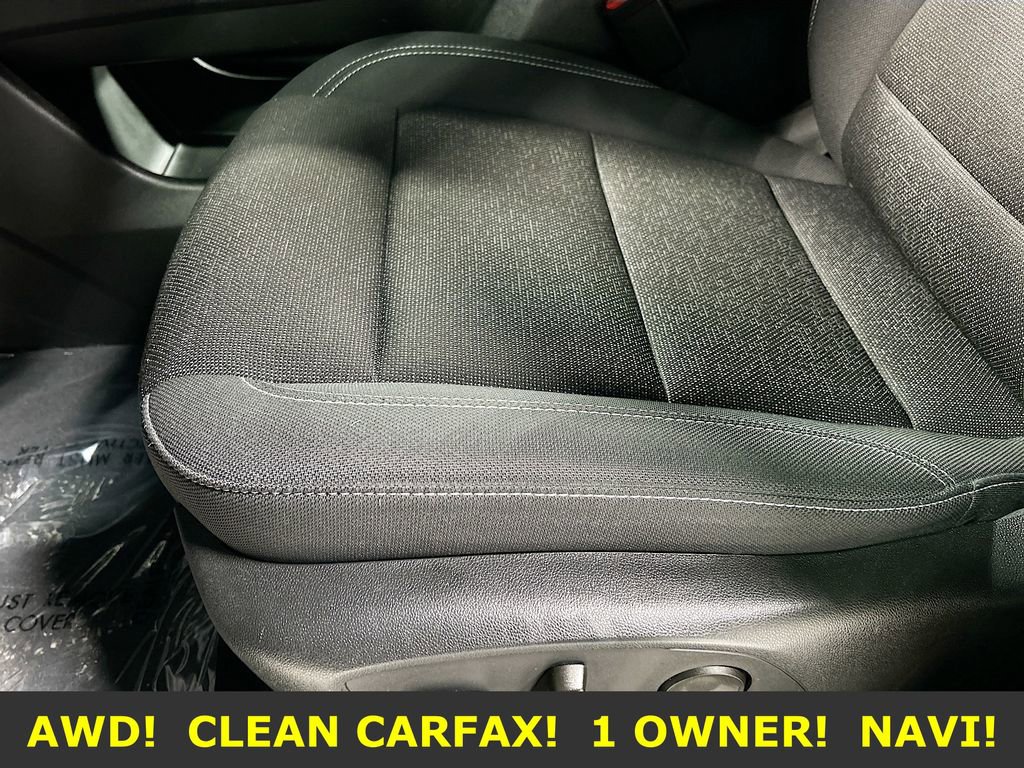 Used 2025 Chevrolet Traverse LT image 19