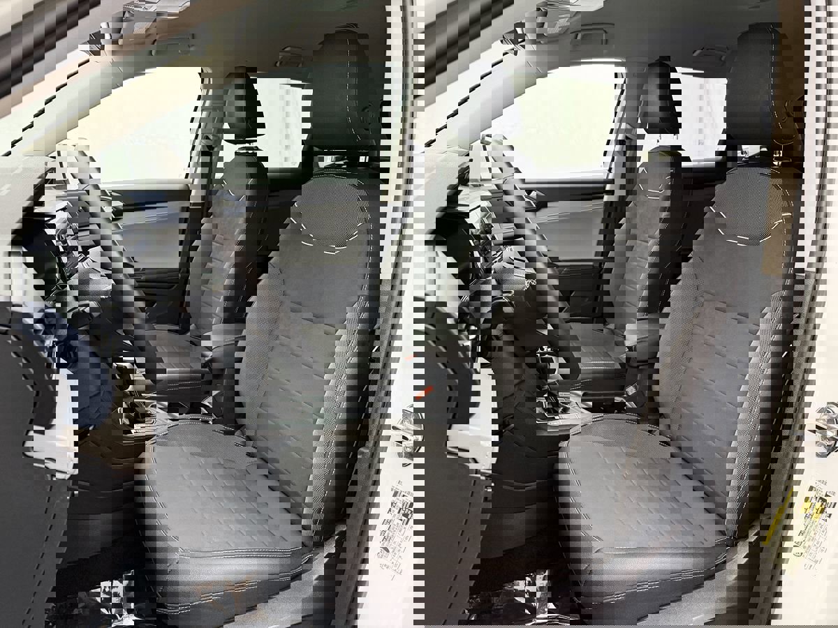 Used 2024 Volkswagen Taos SE FWD image 7