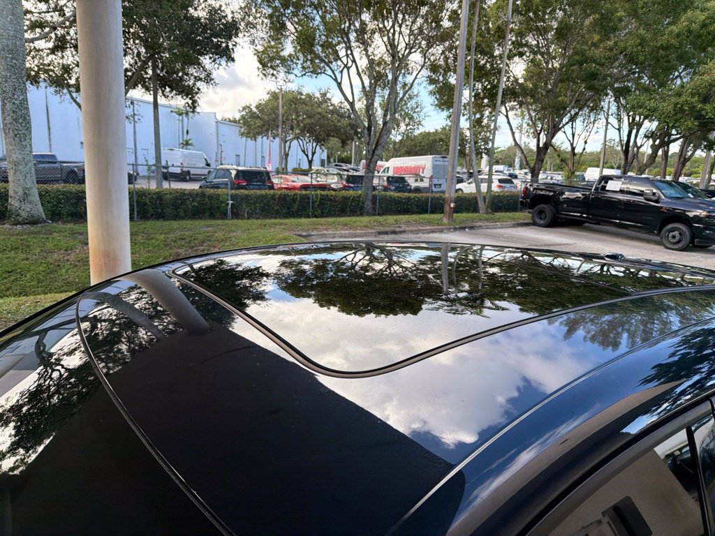 Used 2019 Porsche Macan AWD/4WD image 15