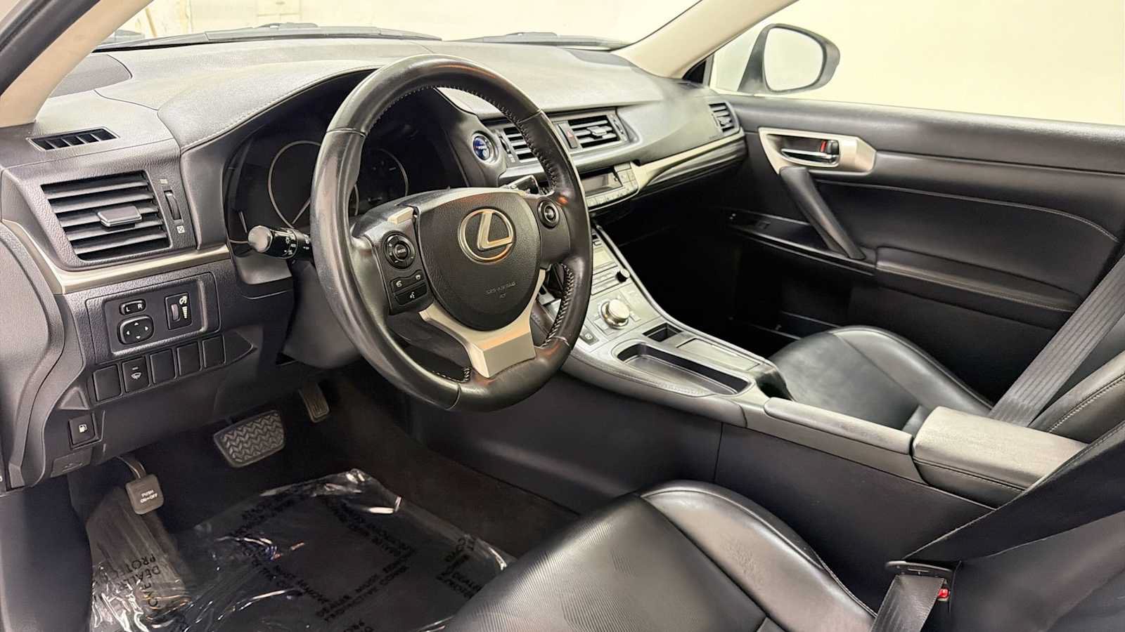 Used 2015 Lexus CT 200h FWD image 12