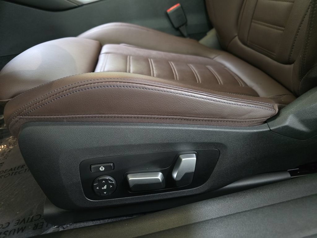 Used 2024 BMW 440i xDrive Convertible w/ Premium Package AWD/4WD image 28