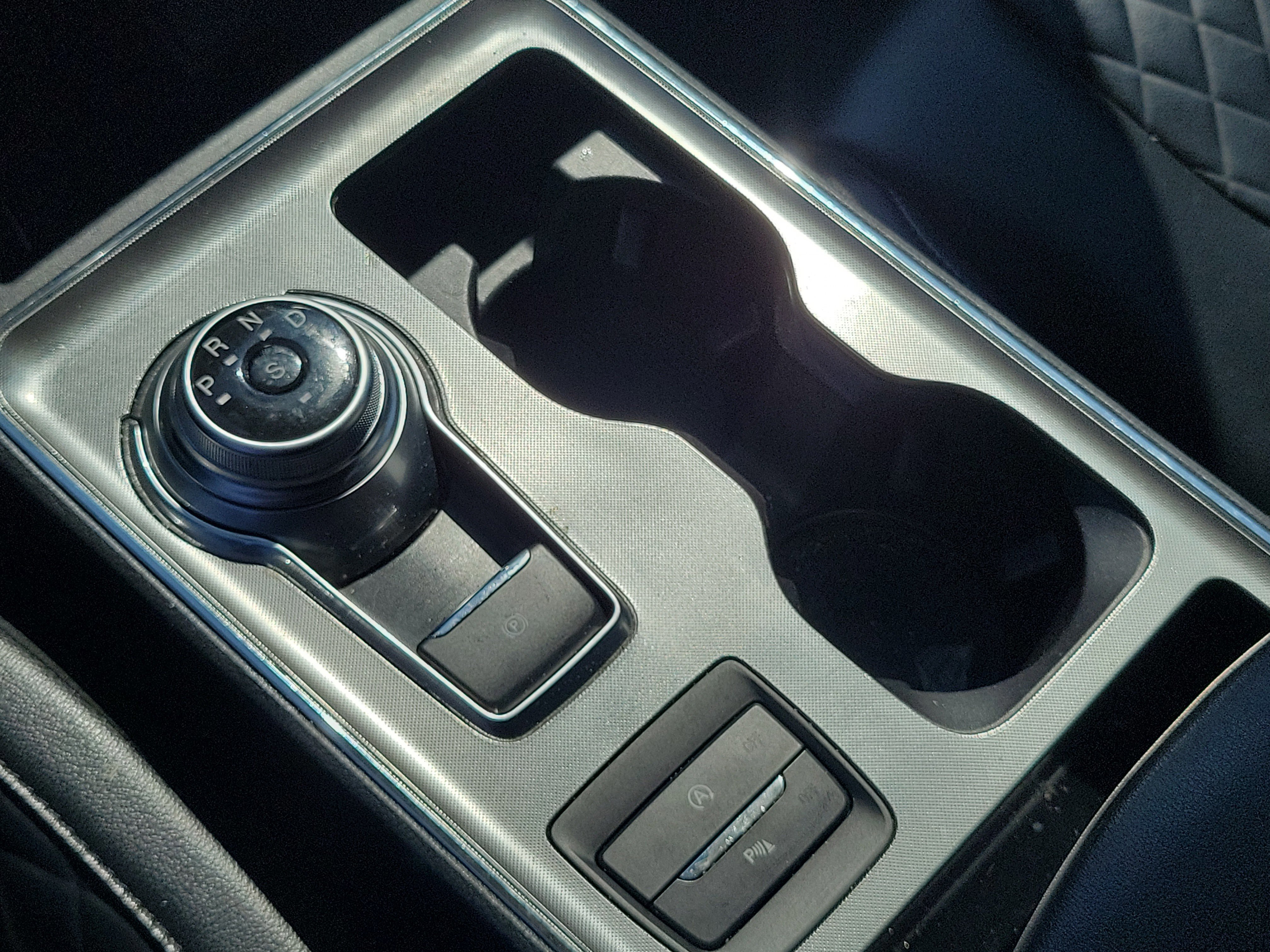 Used 2023 Ford Edge Titanium image 23