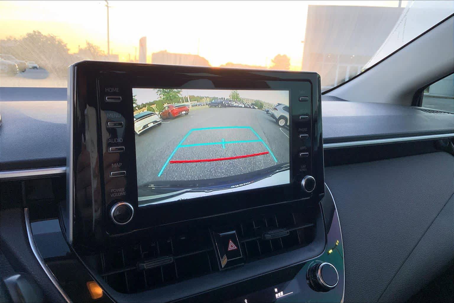 Used 2020 Toyota Corolla LE FWD image 28