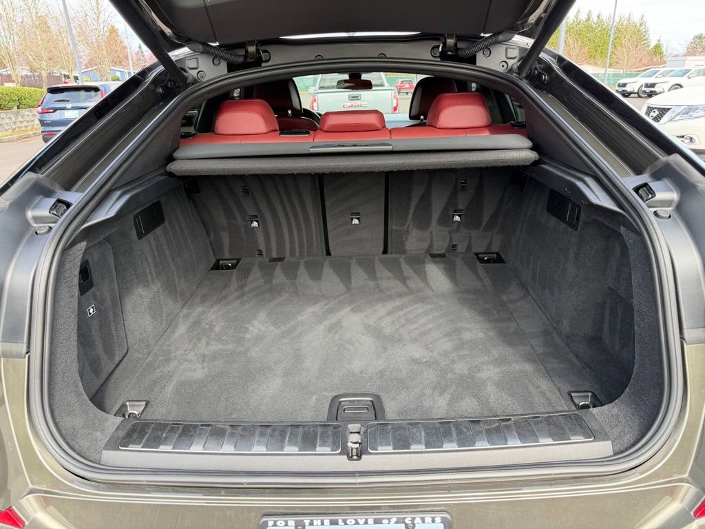 Used 2022 BMW X6 M50i w/ Executive Package image 11