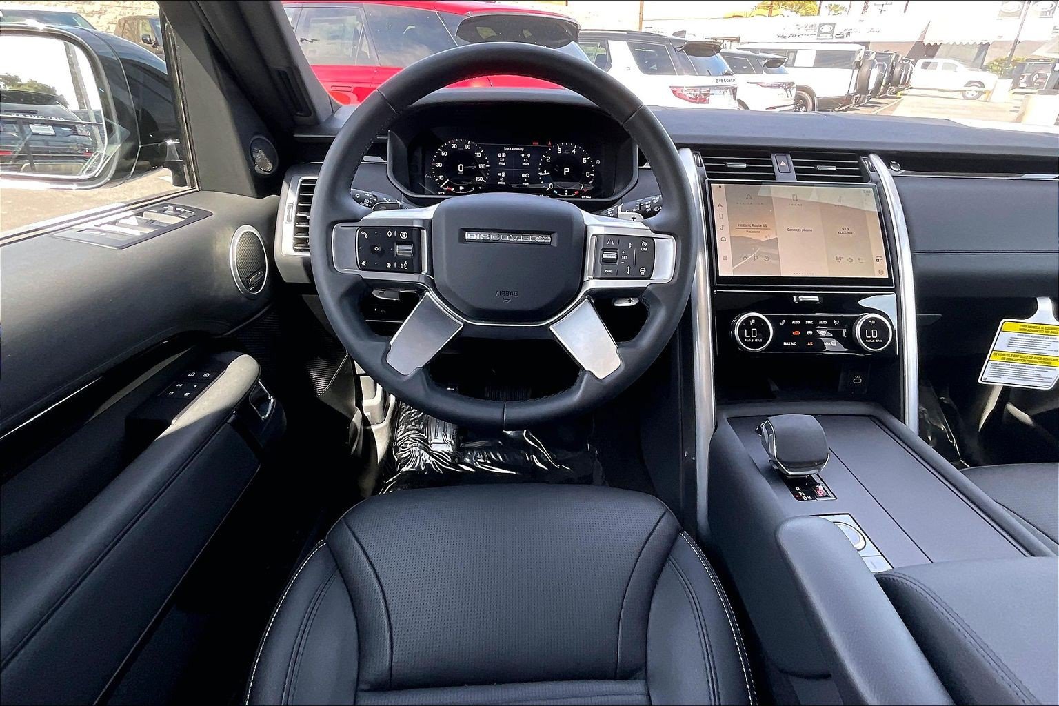 Certified 2025 Land Rover Discovery S AWD/4WD image 5