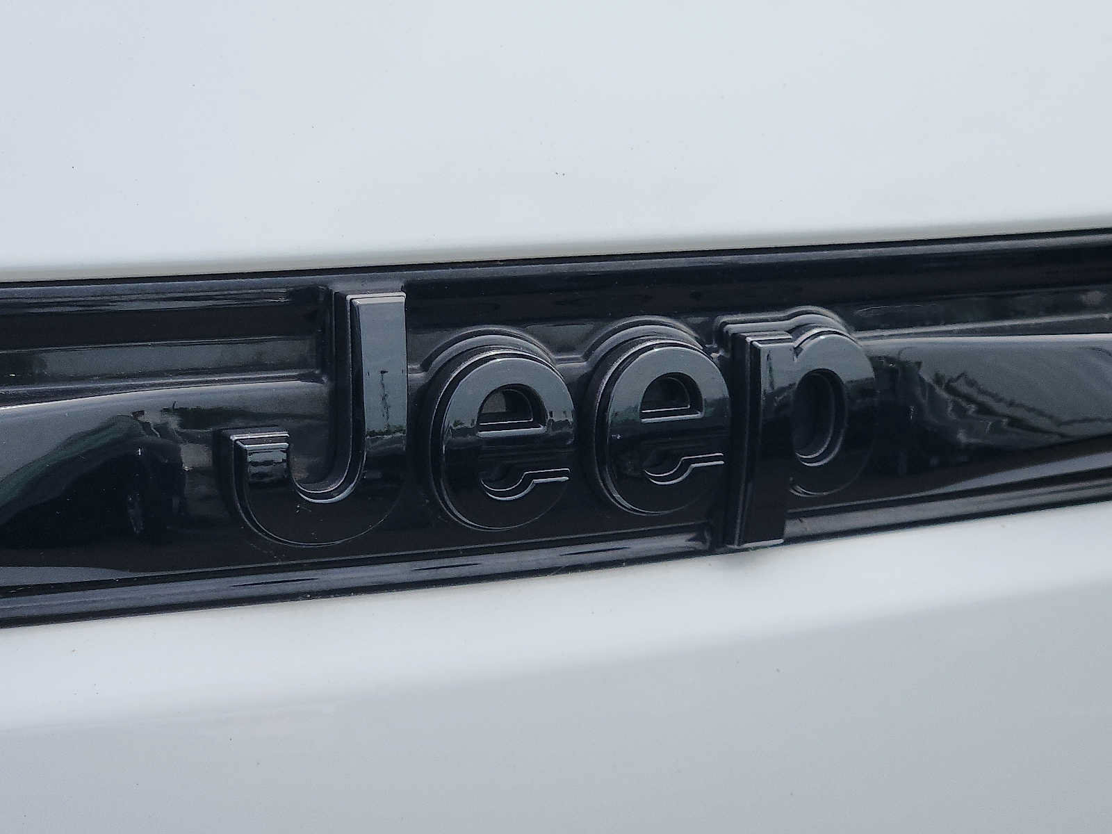 Used 2023 Jeep Grand Cherokee Limited w/ Black Appearance Package AWD/4WD image 27