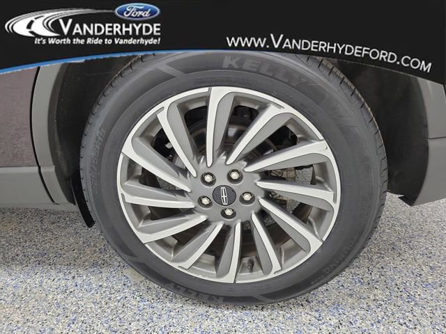 Used 2023 Lincoln Corsair Reserve w/ Equipment Group 201A image 5