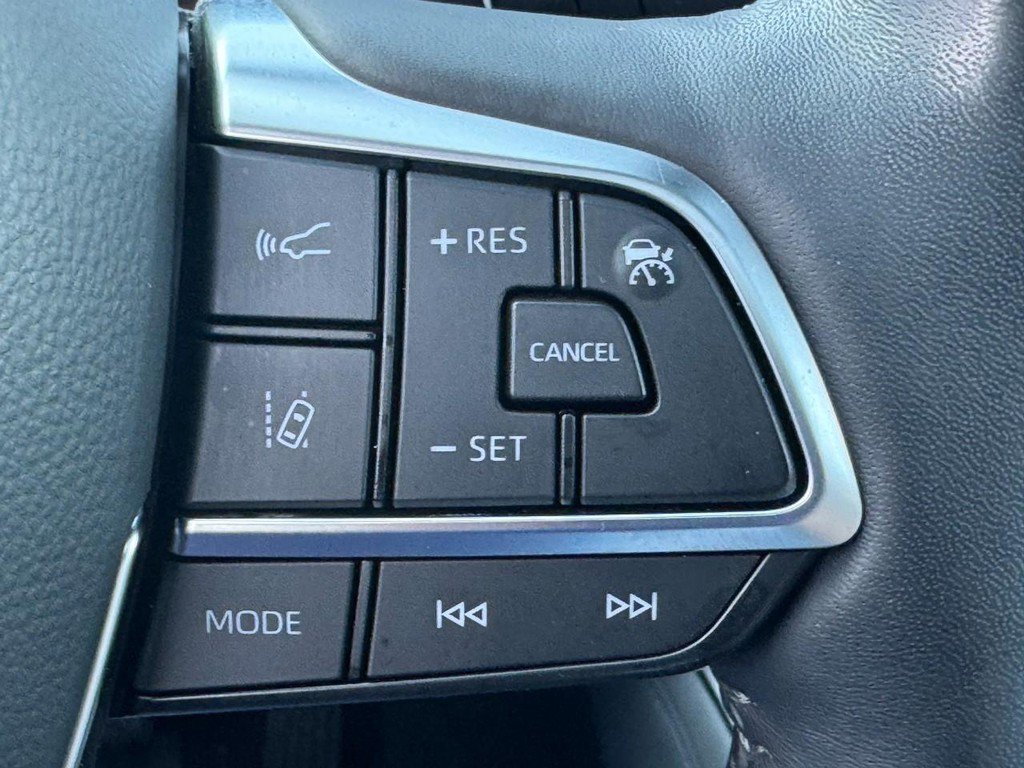 Certified 2020 Toyota Highlander Platinum AWD/4WD image 21