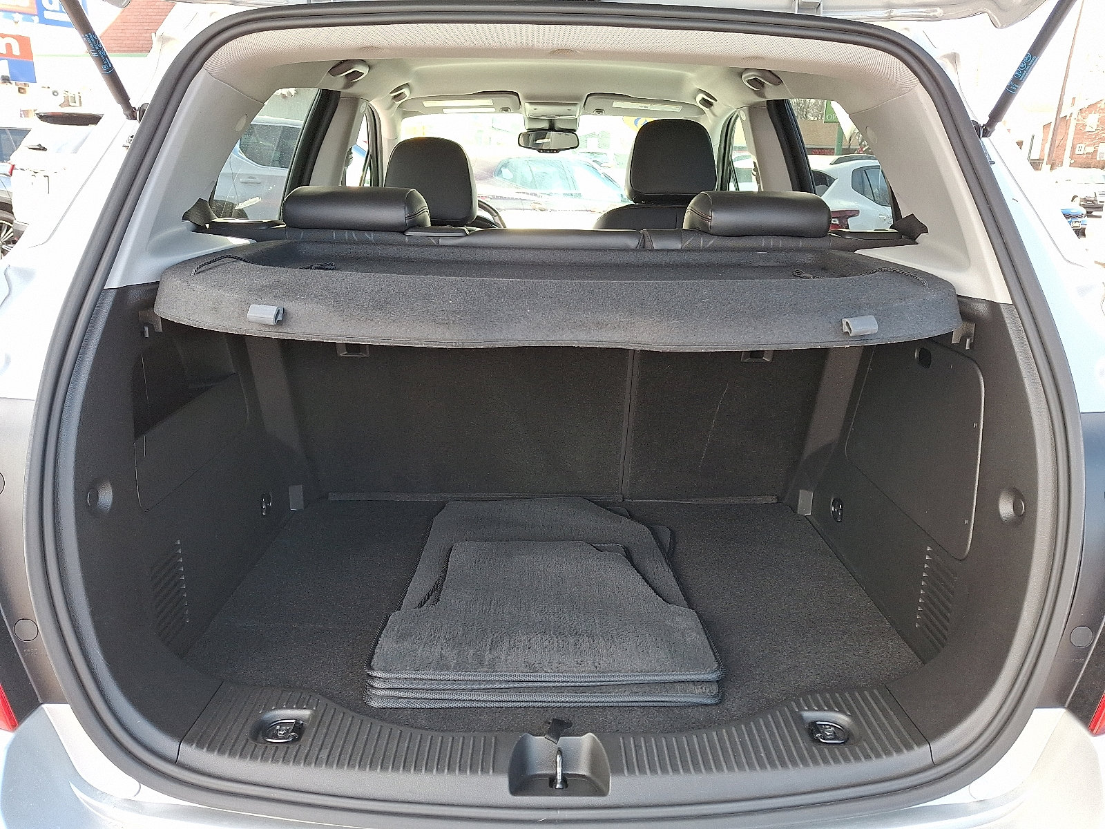 Used 2019 Chevrolet Trax LT w/ LT Convenience Package image 28