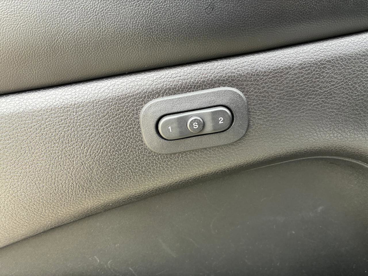 Used 2021 Jeep Grand Cherokee Limited image 10