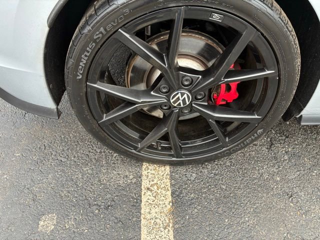 Used 2024 Volkswagen GTI SE w/ SE Leather Seats Package image 11