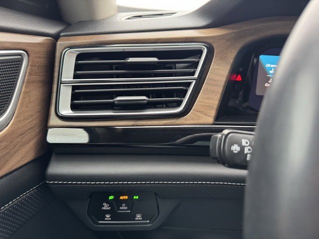 Used 2024 Volkswagen Atlas SE image 27