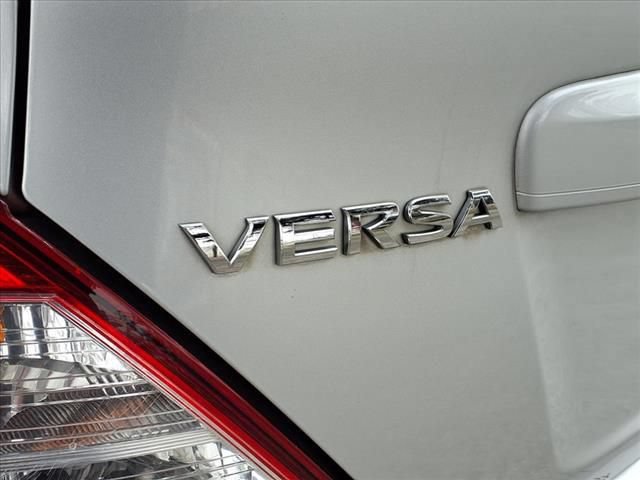 Used 2015 Nissan Versa S FWD image 28