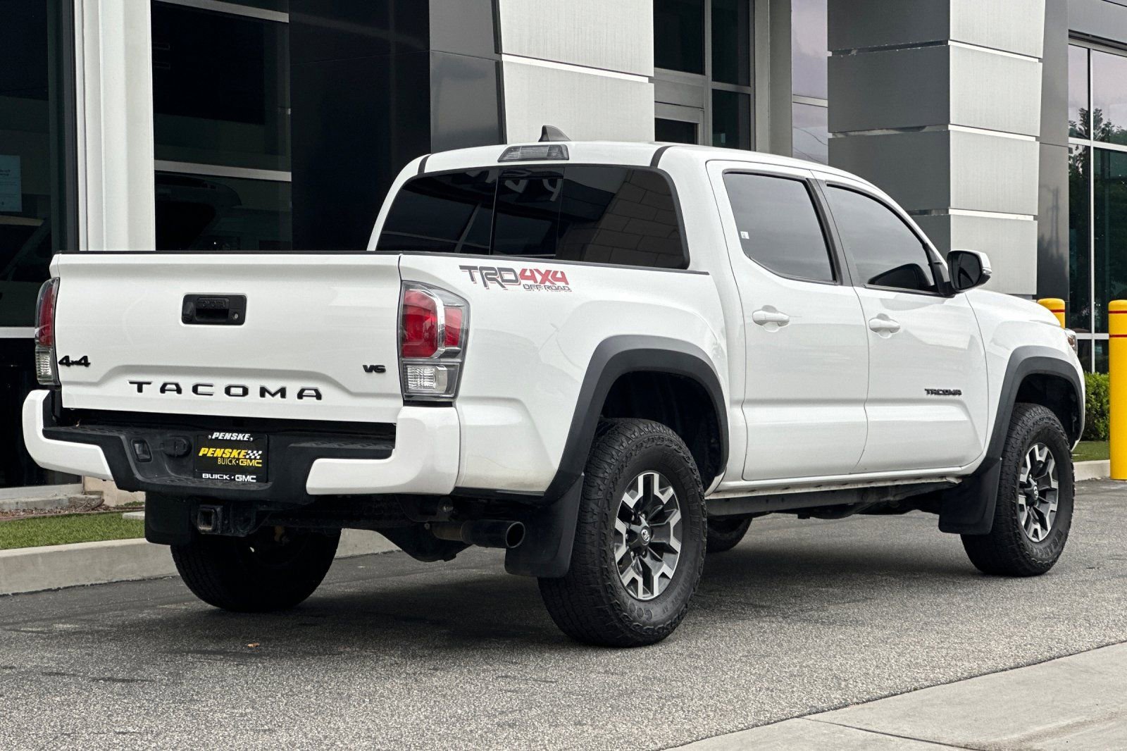Used 2023 Toyota Tacoma TRD Off-Road image 4