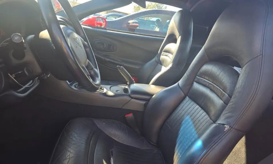 Used 2003 Chevrolet Corvette Coupe image 7