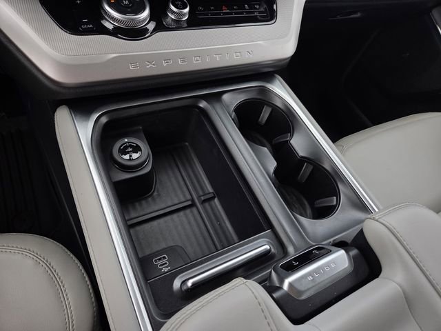 New 2026 Ford Expedition Active RWD image 9