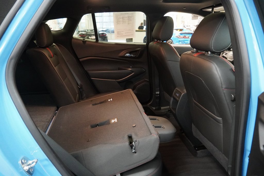 Used 2024 Chevrolet Trax RS w/ Sunroof Package image 30