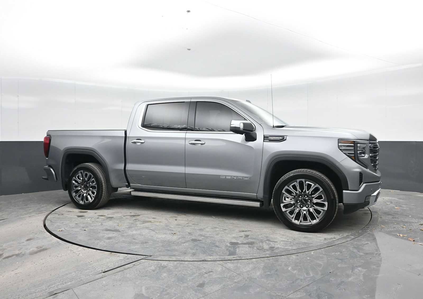 Used 2025 GMC Sierra 1500 Denali Ultimate image 6