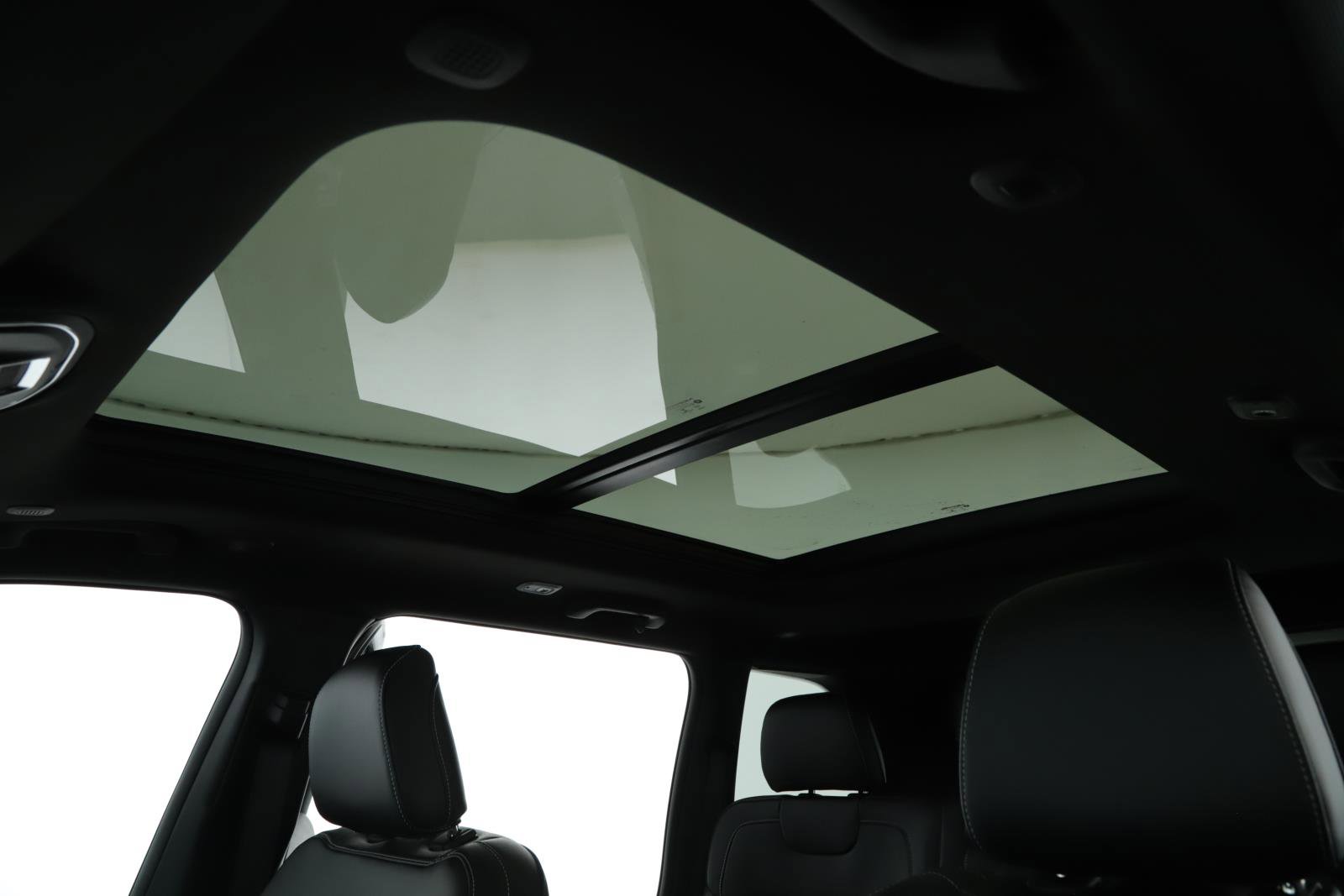 New 2026 Jeep Grand Cherokee Limited w/ Limited Altitude Package image 15