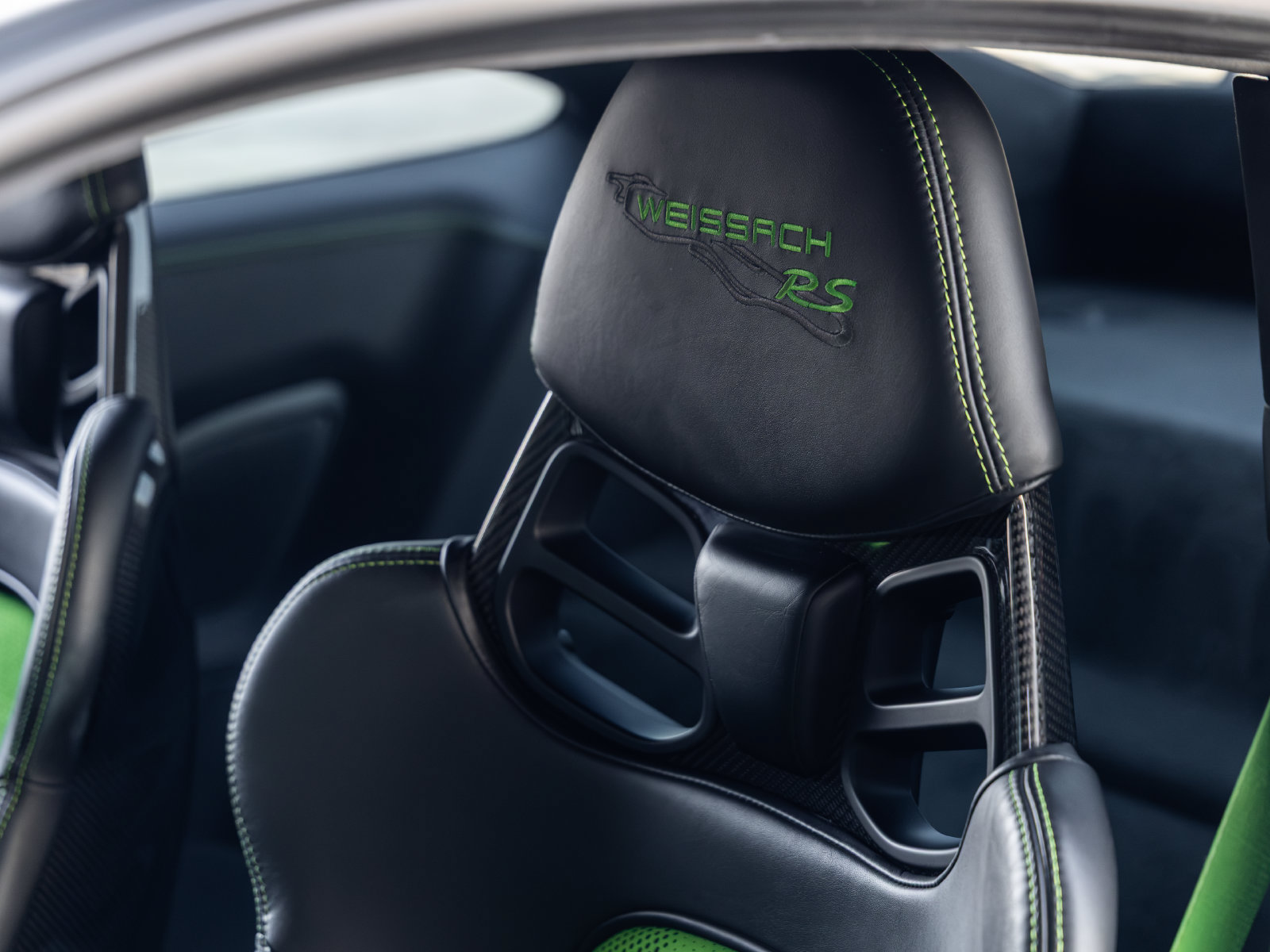 Certified 2019 Porsche 911 GT3 RS RWD image 44