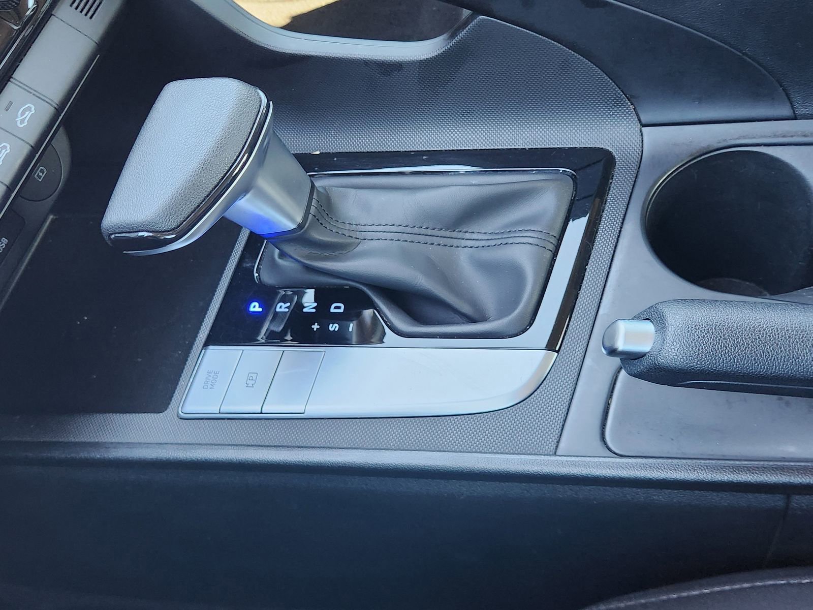 Used 2024 Hyundai Elantra SEL image 23