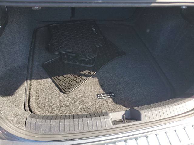 Used 2019 Volkswagen Jetta R-Line w/ R-Line Cold Weather Package FWD image 7