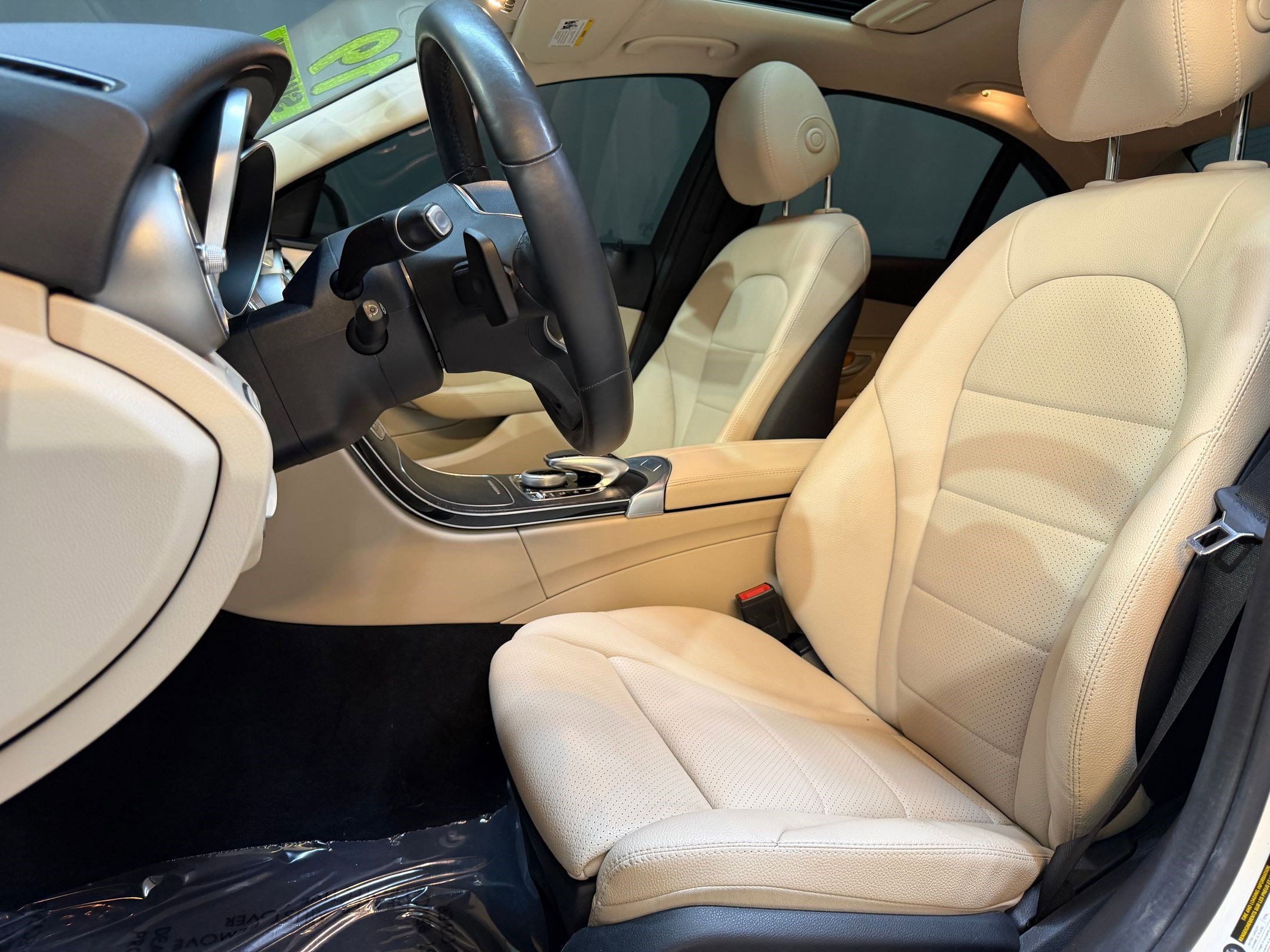Used 2019 Mercedes-Benz C 300 4MATIC Sedan image 5