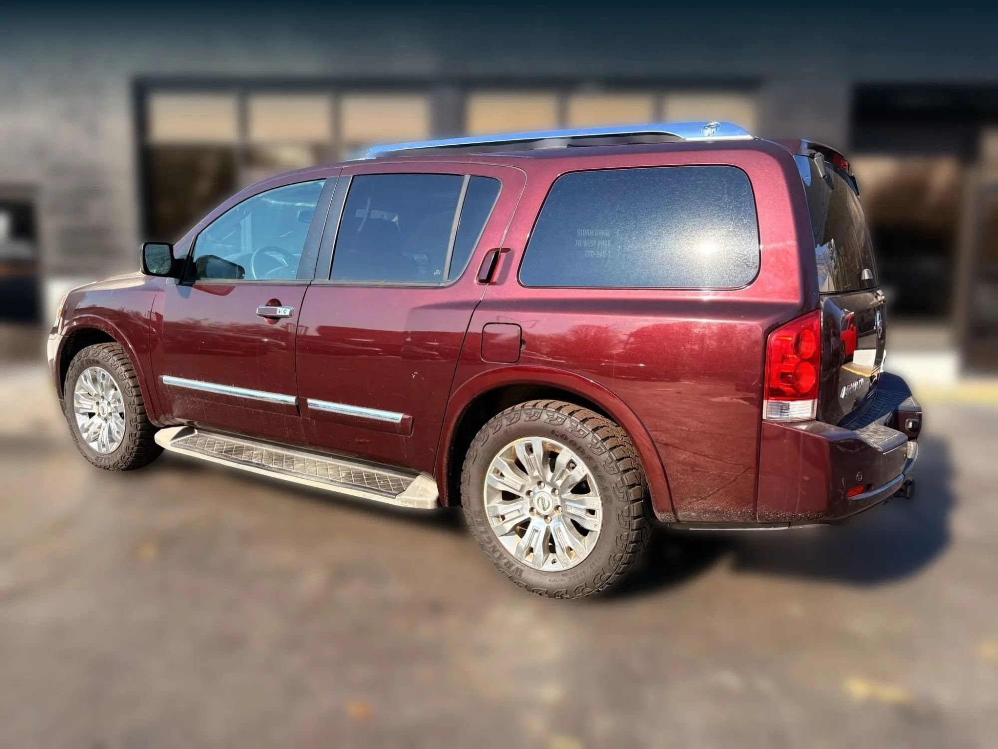 Used 2015 Nissan Armada Platinum w/ 2nd Row Captain Seat Package RWD image 3