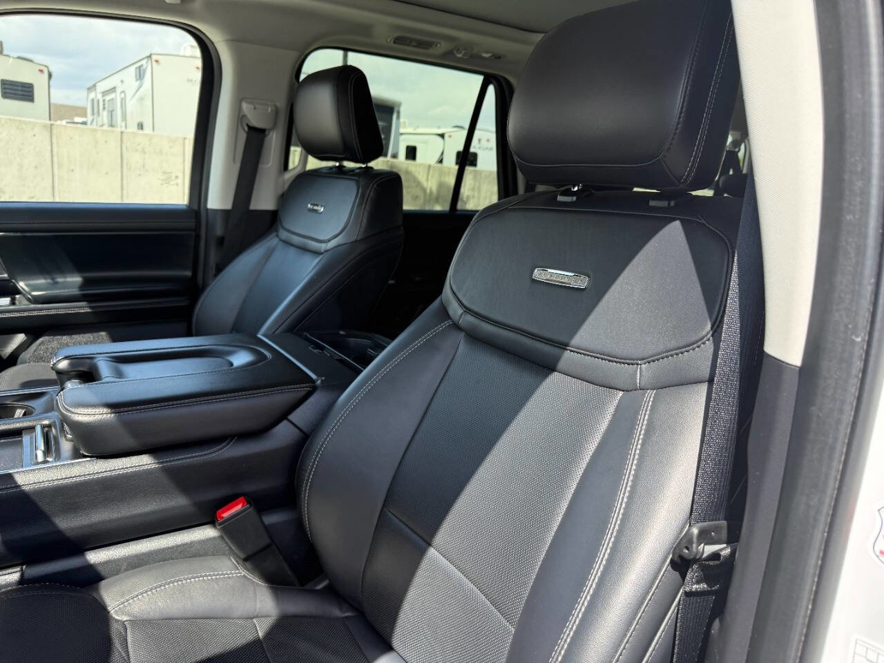 Used 2025 Ford Expedition Max Platinum image 19