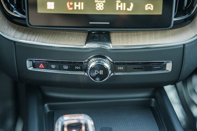 New 2026 Volvo XC60 B5 Plus w/ Climate Package image 24