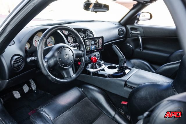 Used 2004 Dodge Viper SRT-10 image 3