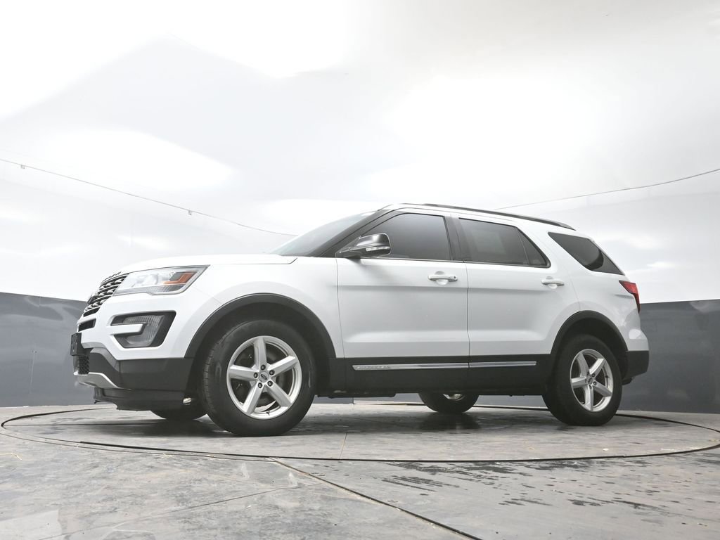 Used 2016 Ford Explorer XLT w/ Equipment Group 201A image 51