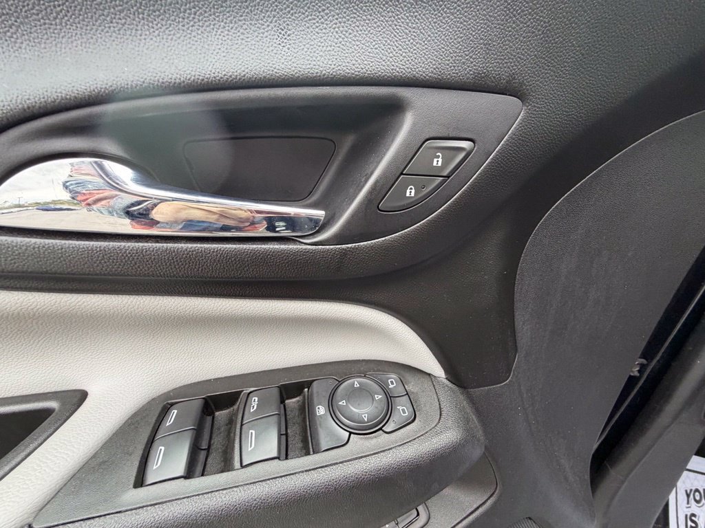 Used 2021 Chevrolet Equinox Premier AWD/4WD image 16