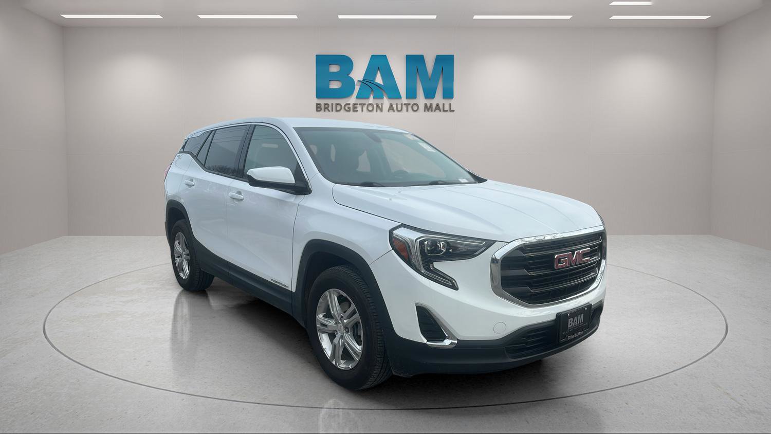 Used 2019 GMC Terrain SLE image 1