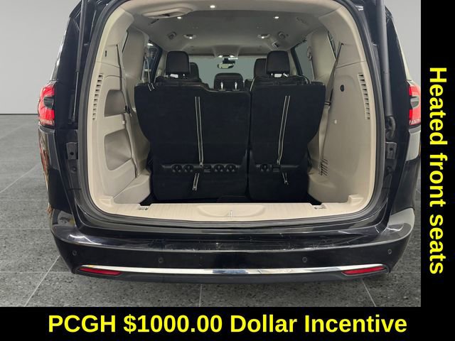 Used 2024 Chrysler Pacifica Touring-L image 13