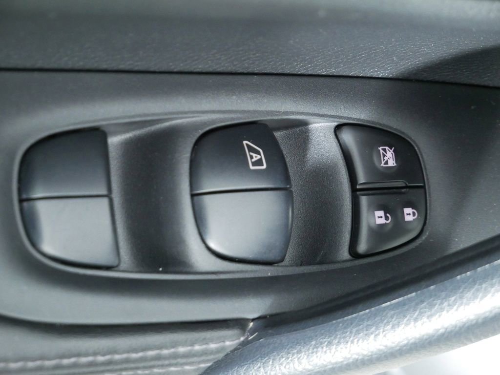 Used 2022 Nissan Rogue Sport SL AWD/4WD image 21