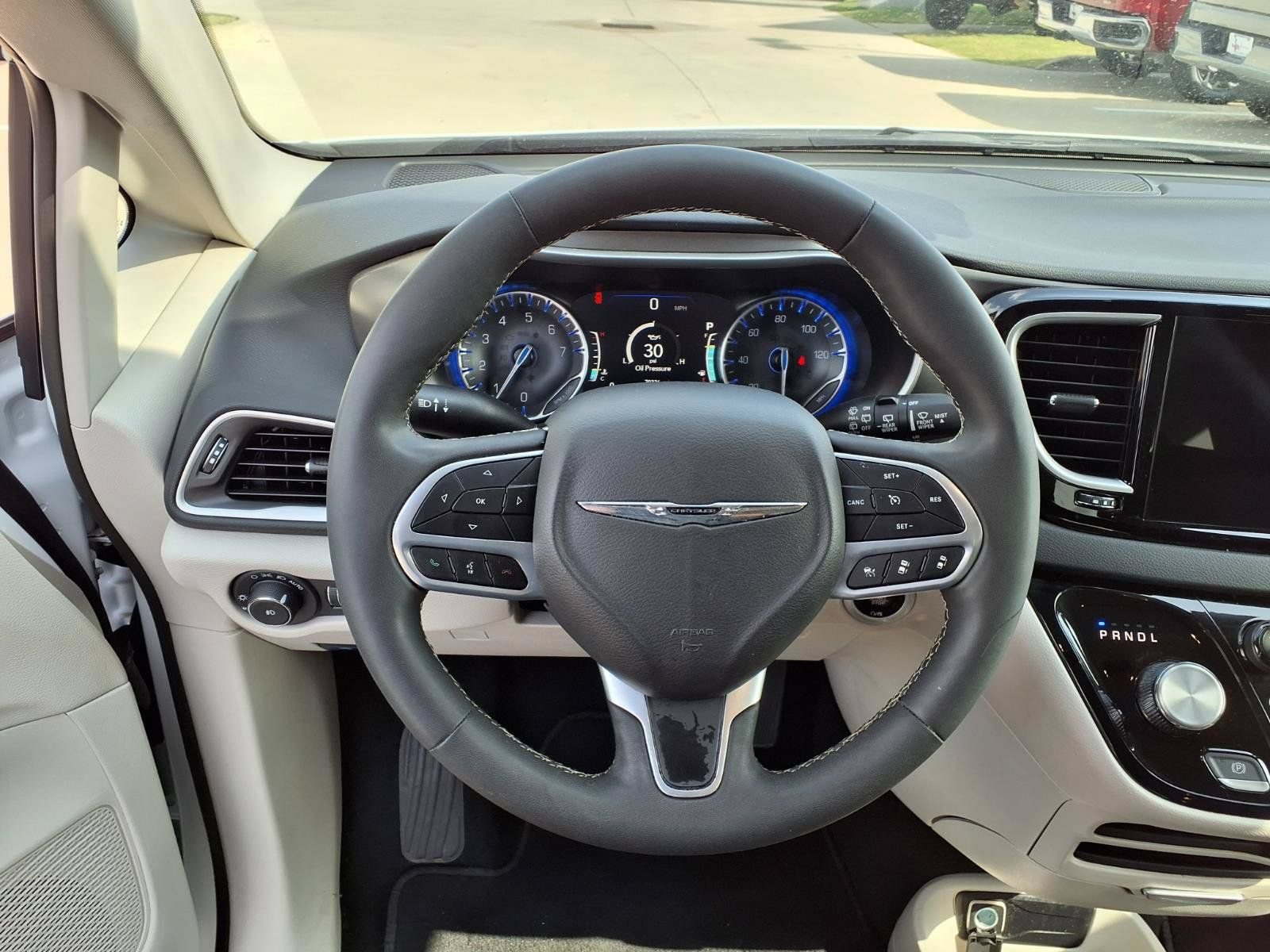 Used 2024 Chrysler Pacifica Touring-L FWD image 15
