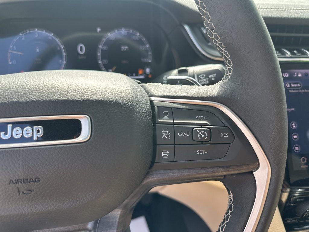 Used 2024 Jeep Grand Cherokee Limited image 15