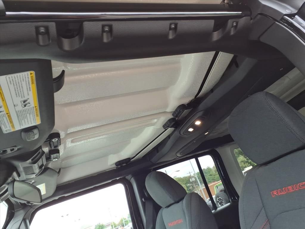 New 2025 Jeep Wrangler Unlimited Rubicon w/ Convenience Group image 10