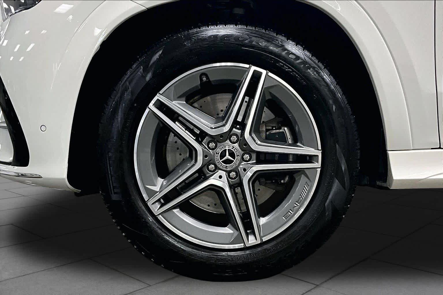 Certified 2024 Mercedes-Benz GLE 450 4MATIC image 11