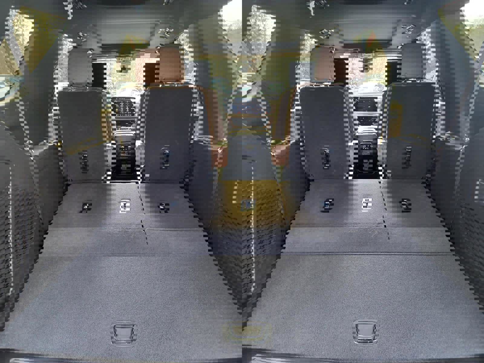 Used 2025 Chevrolet Tahoe High Country image 26