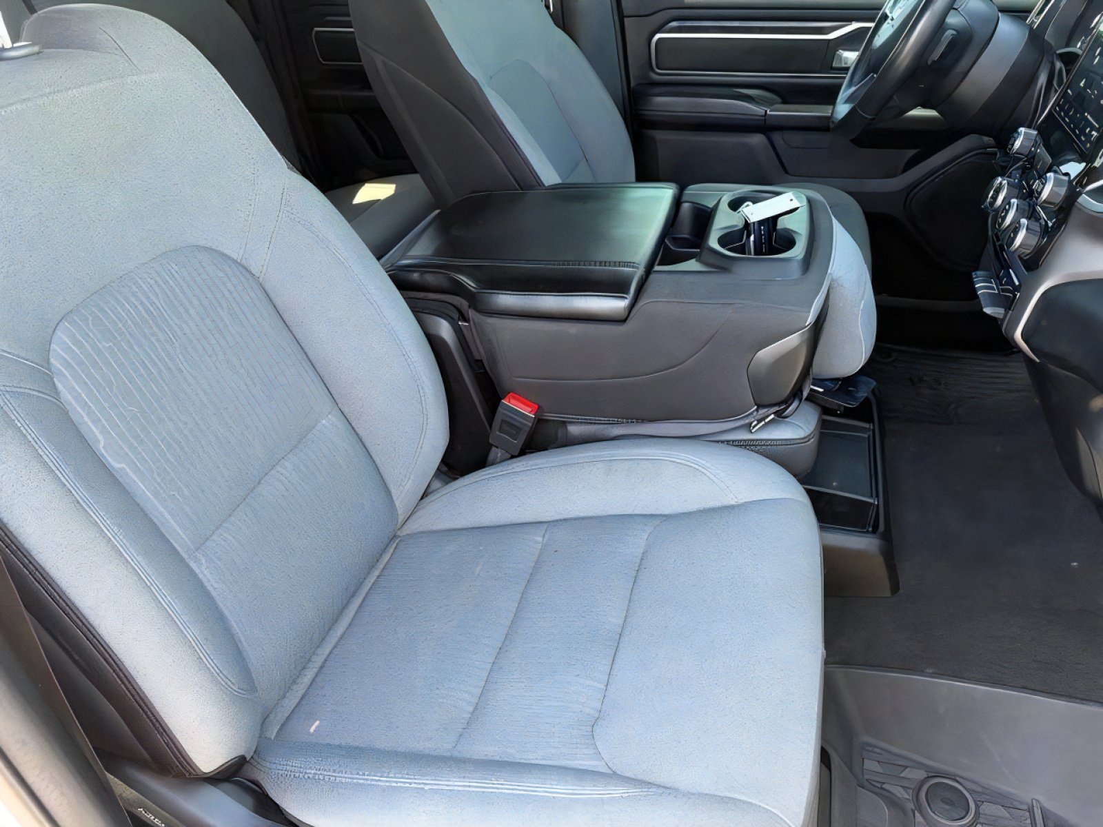 Used 2024 RAM 1500 Big Horn RWD image 32