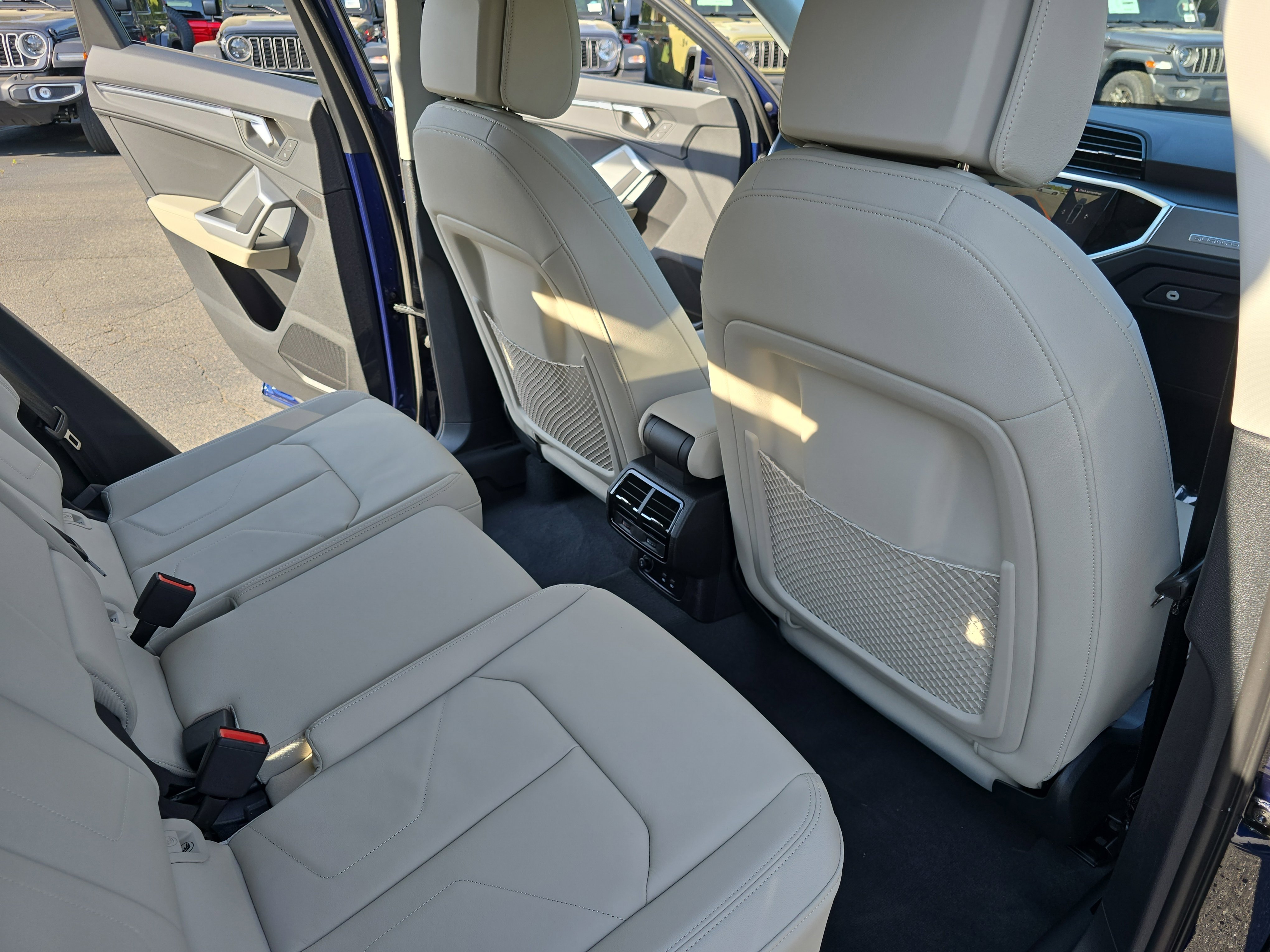 Used 2024 Audi Q3 2.0T Premium Plus image 11