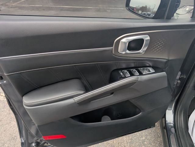 Used 2023 Kia Sorento SX image 15