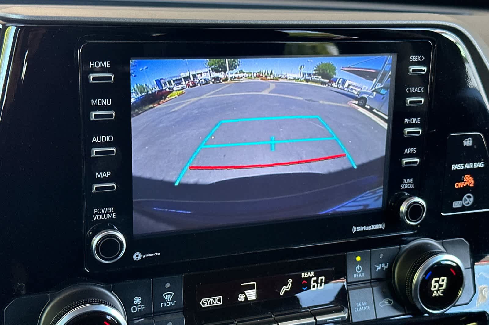 Used 2022 Toyota Highlander L AWD/4WD image 21